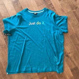 Nike T-shirt